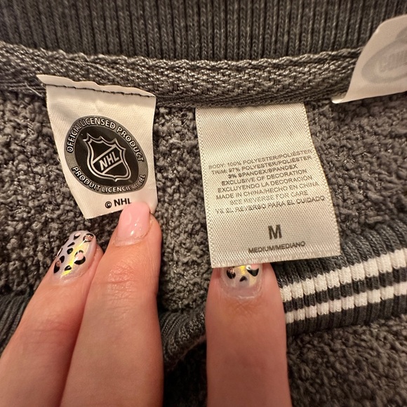 NHL Vegas Golden Knights Granite Sherpa Pullover Sweatshirt Grey Medium Fleece - Picture 2 of 3